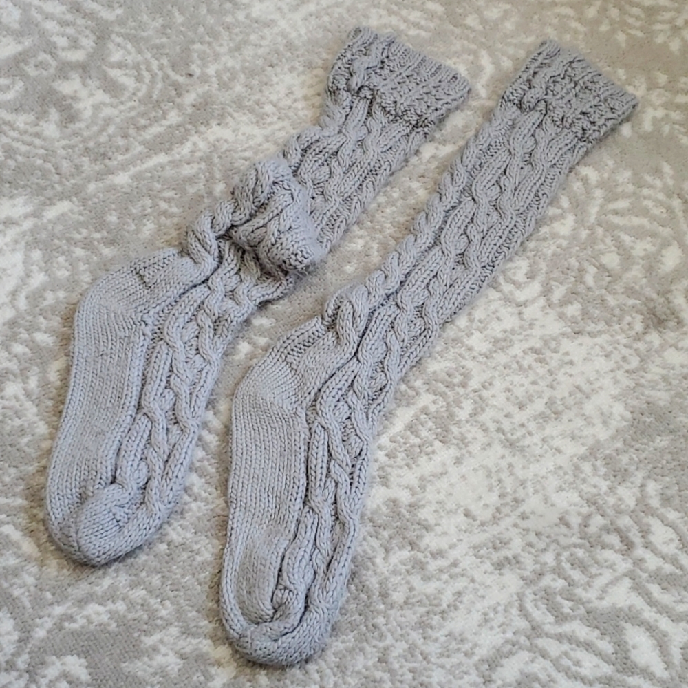 Cozy warm Gray cable knit slipper knee socks!